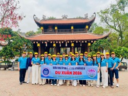 Trường Trung cấp kinh tế - Kỹ thuật Tây Nam Nghệ An tổ chức Du Xuân chào mừng ngày Quốc tế phụ nữ 08/3